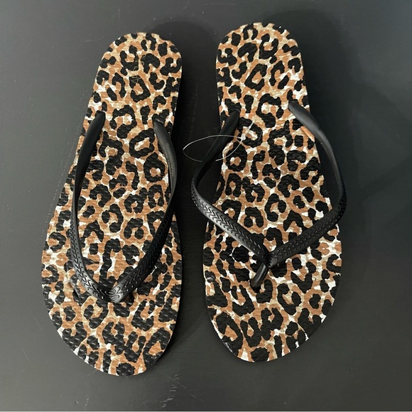 Abound Leopard Print Flip Flops NEW - Picture 1 of 4